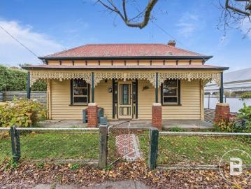 PERIOD CHARM WITH REAR LANE ACCESS IN THE HEART OF BALLARAT CENTRAL