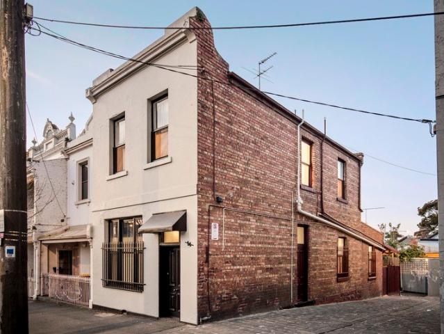 PERIOD APPEAL WITH LOCATION PERFECTION