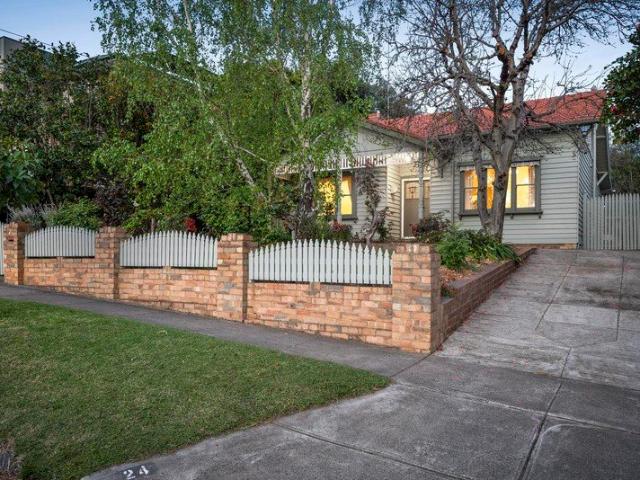 Period beauty, exceptional entertaining space