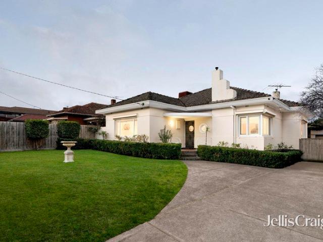 Period Elegance, Family Flexibility & North Facing Garden