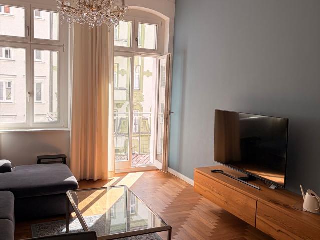 Period Family Apartment: 5 Rooms, 2 Bathrooms, 140 sqm, 2 Balconies – Prenzlauer Berg/Pankow, Berlin Amsterdam Apartments for Rent
