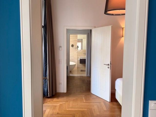 Period Family Apartment: 5 Rooms, 2 Bathrooms, 140 sqm, 2 Balconies – Prenzlauer Berg/Pankow