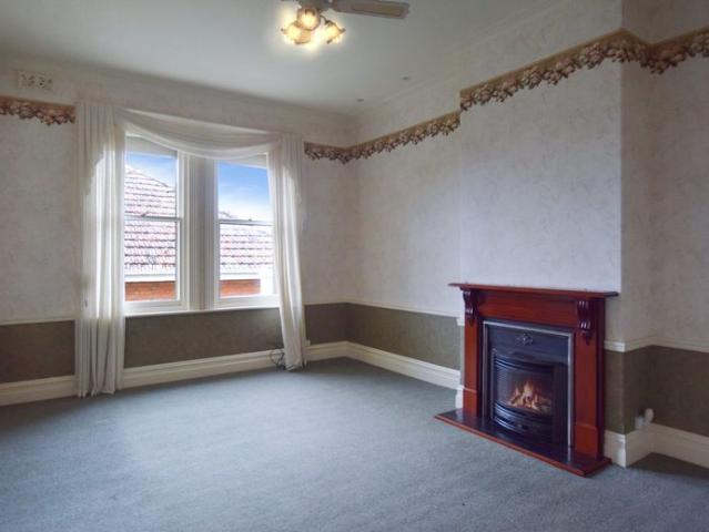 PERIOD HOME CENTRAL CONVENIENCE