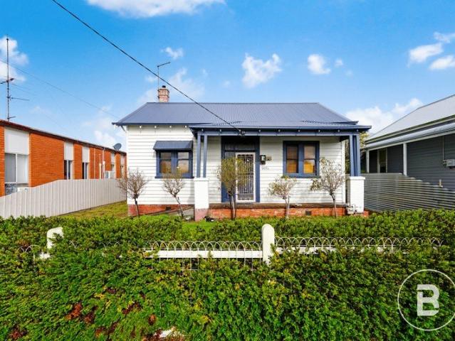 PERIOD HOME CLOSE TO CBD, LAKE WENDOUREE & TRAIN STATION