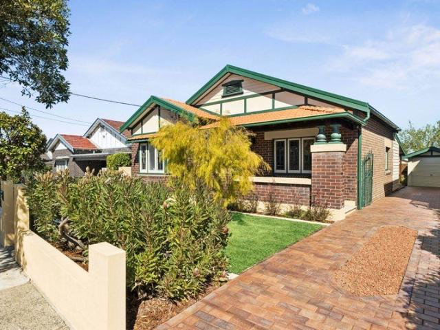 Period home of impeccable refinement and comfort