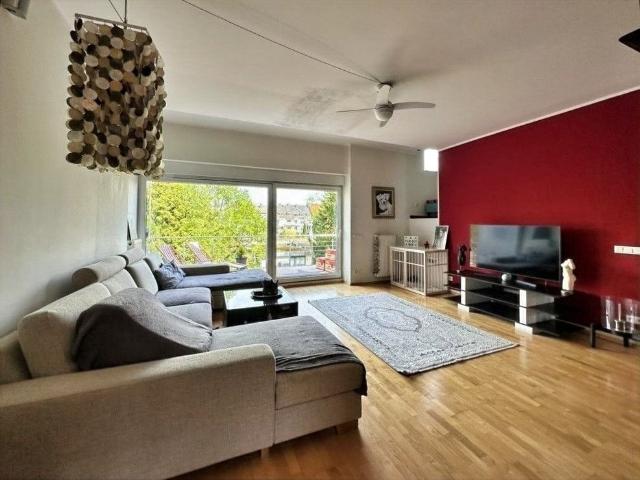 Period Maisonette with 2 Balconies in direct proximity to the Exhibition Centre