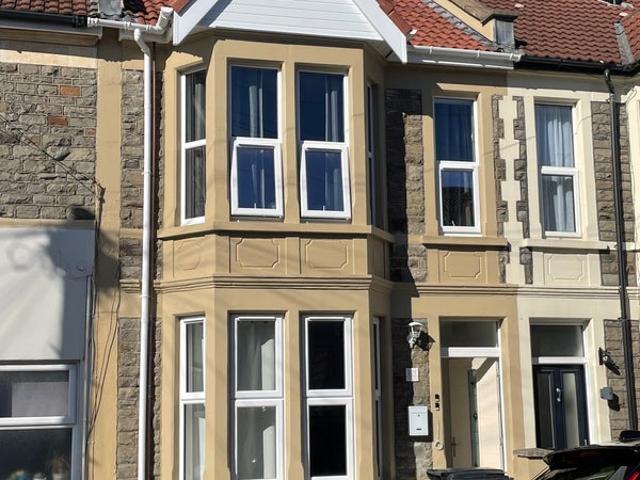 Period Upper floor Apartment
