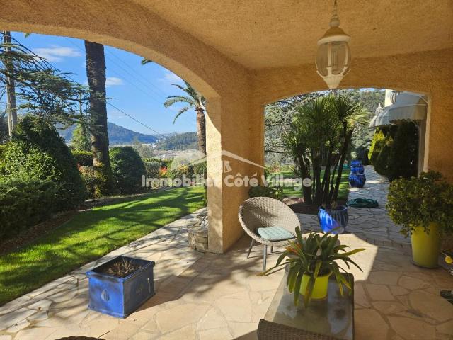 PERIPHERIE DE NICE Prestigieuse propriété,476m2 de surface g