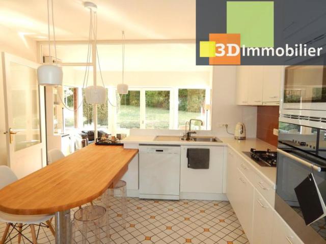 PÉRIPHÉRIE LONS LE SAUNIER 39, MAISON FAMILIALE EN PIERRE RÉNOVÉE 200 M² À VENDRE, 5 chambres, garage, terrain 2060 M² avec SPA