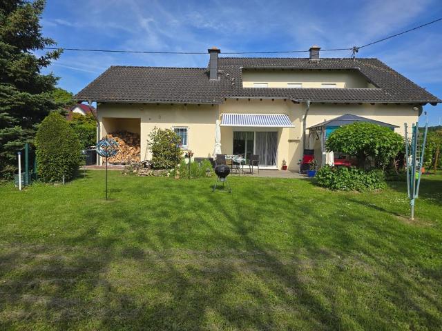 Perl Besch freistehendes Einfamilienhaus direkt an der Mosel