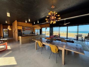 Perlubie Sea A Bespoke Coastal Masterpiece + Investment Opportunity $1,275,000 $1,350,000.00
