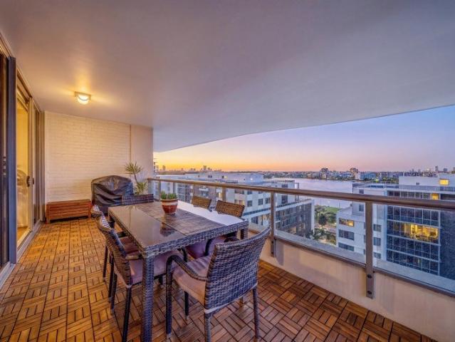 PERMANENT WATER VIEWS, NORTH WESTERLY ASPECT, CONVENIENT LOCATION | PEACEFUL LIVING