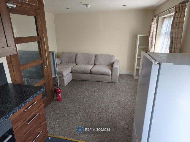 Perne Road, Cambridge CB1, 1 bed flat to rent, £1,375 pcm | PrimeLocation