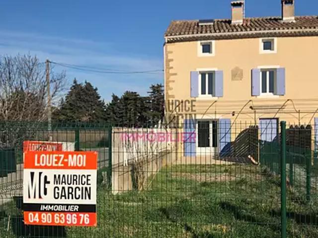 Pernes les Fontaines 84210 Location maison 3 pièces t3 terrasse parking