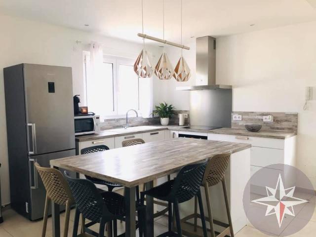PEROLS Jolie maison de 85m² plain pied meublée tout confort