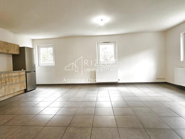 Peron, T3 de 76m2 avec terrasse/jardin 103m2, cave et 2 park