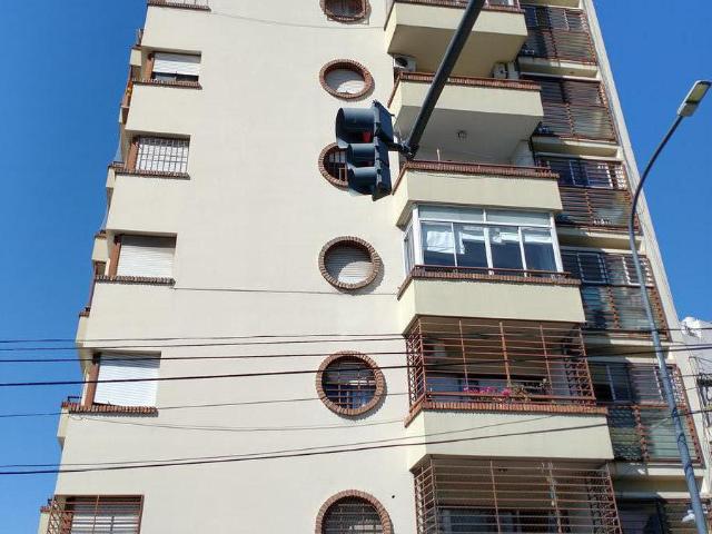 Perón al 3300, Argentina