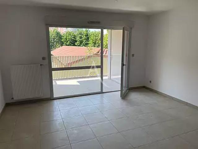Péronnas 01960 Achat / Vente appartement 2 pièces t2 au dernier étage terrasse