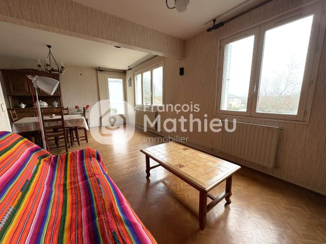 Péronnas Appartement T4 de 83.82 m2 avec balcons et garage