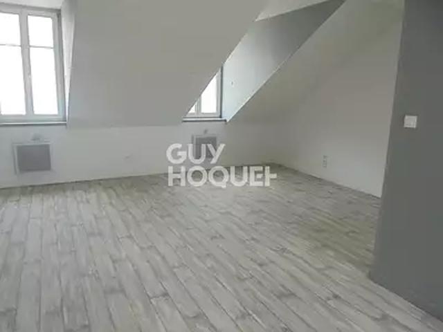 Péronne 80200 Location appartement 2 pièces t2 au dernier étage