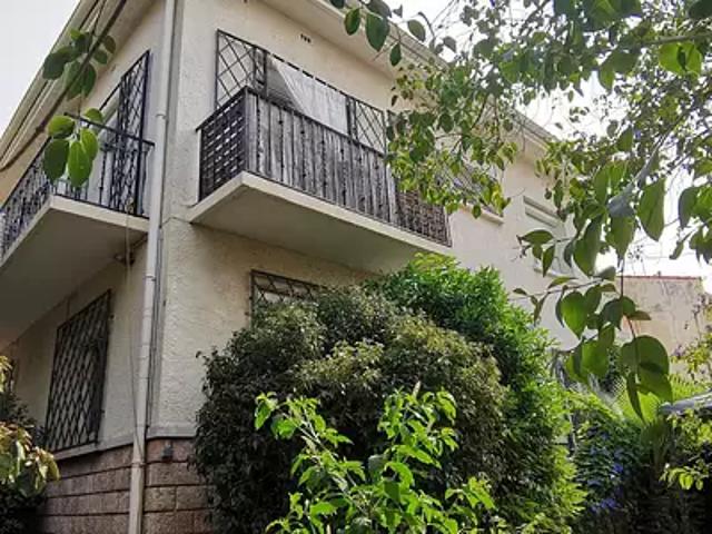 Perpignan 66000 Location maison 6 pièces t6 au dernier étage balcon