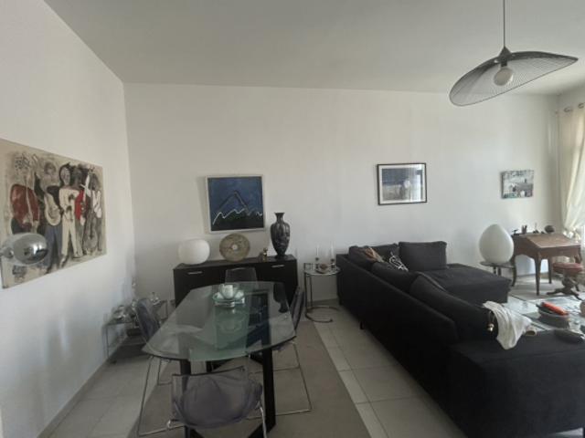 Perpignan coeur de ville: appartement F3 au dernier étage d