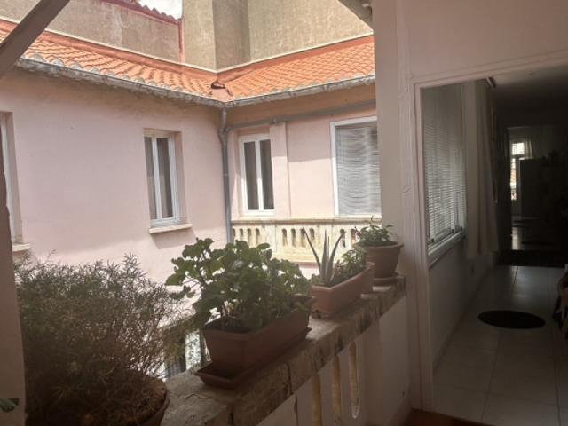 Perpignan coeur de ville: dans un exceptionnel hotel partic
