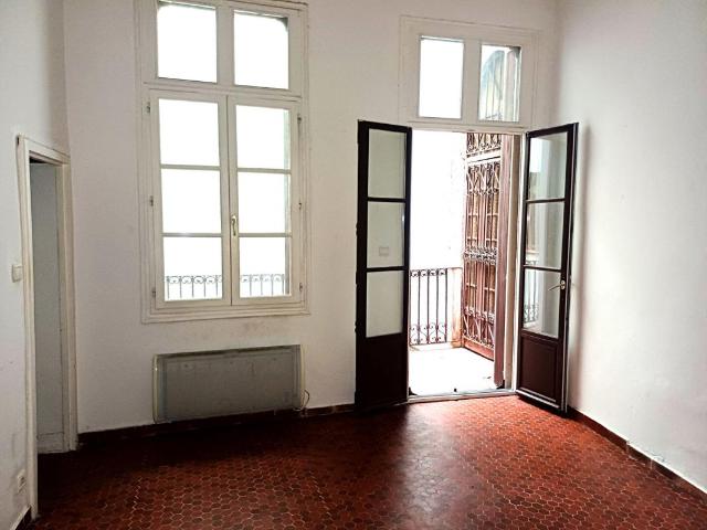 Perpignan centre Appartement type loft de 2 pièces dans ancien couvent