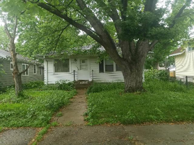 Perry Ave N