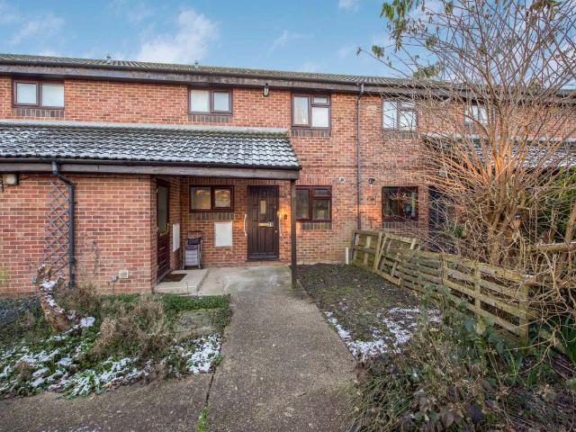 Perry Close, Uxbridge UB8, 1 bed maisonette to rent, £1,400 pcm | PrimeLocation