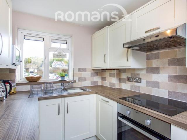 Perry Oaks, Bracknell, RG12 2 bed flat to rent £1,200 pcm £277 pw