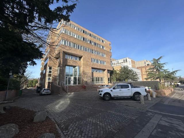 Perrymount Road, Haywards Heath, 2 bed flat to rent £1,550 pcm £358 pw