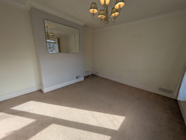 Perryfield Road, Crawley RH11, 1 bed maisonette to rent, £1,350 pcm | PrimeLocation