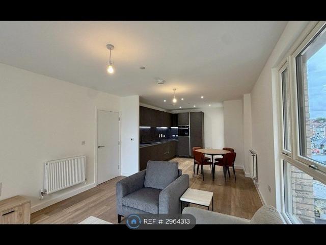 Perryfield Way, London NW9, 2 bed flat to rent, £2,250 pcm | PrimeLocation