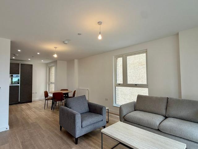 Perryfield Way, London NW9, 2 bed flat to rent, £2,300 pcm | PrimeLocation