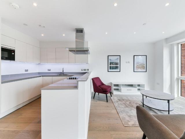 Perseus Court, Blackwall Reach, Poplar, London E14, 3 bed flat to rent, £3,450 pcm | PrimeLocation