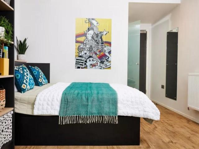 Pershore Road 1 bed private hall to rent £1,308 pcm £302 pw