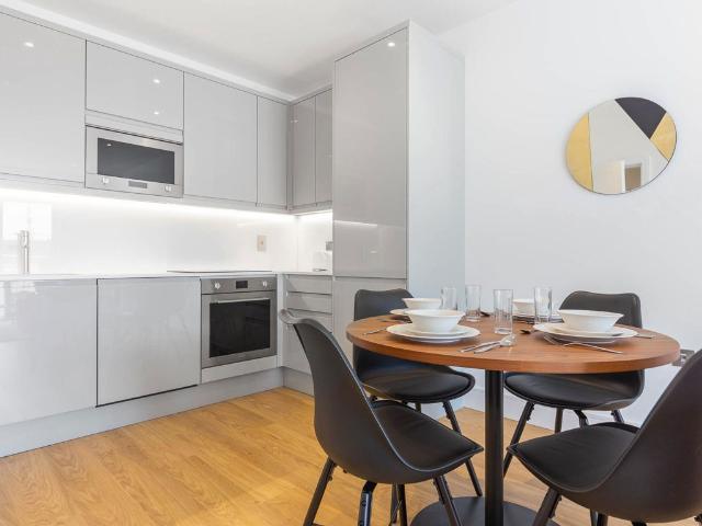 Pershore Street, Birmingham B5, 2 bed flat to rent, £1,500 pcm | PrimeLocation