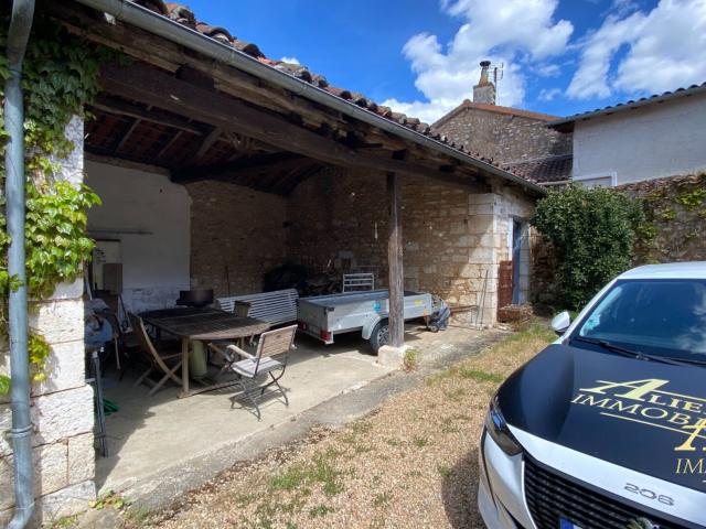 Personnage, charme et potentiel infini près de Saint Jean de. 130m² Brantôme
