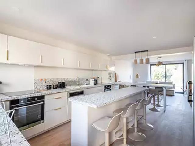 Pessac 33600 Location maison 15 pièces t15 terrasse