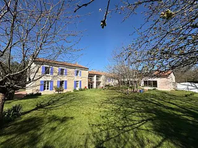 Pessines 17810 Achat / Vente maison 7 pièces t7 piscine terrasse