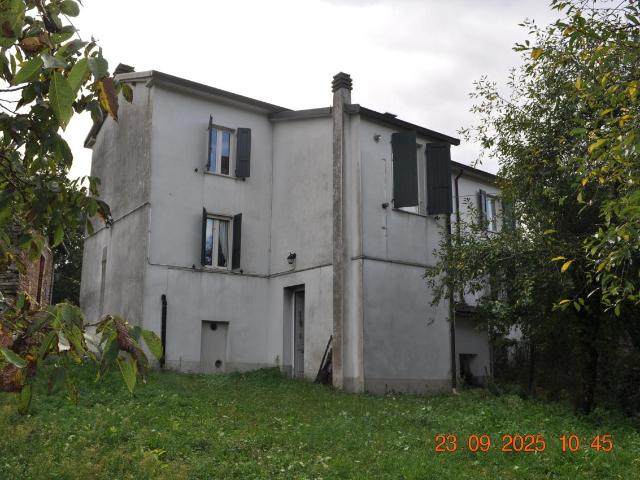 Pessola Ronchi 8 vani 175mq
