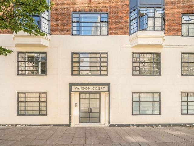 Petty France, London SW1H Studio to rent £2,197 pcm £507 pw