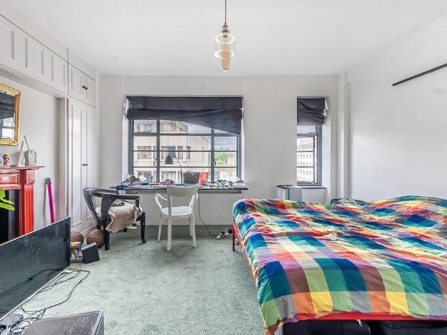 Petty France, St James's Park. Studio to rent £2,200 pcm £508 pw
