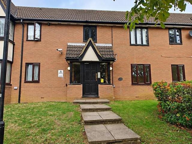 Petunia Court, Luton LU3 2 bed flat to rent £1,250 pcm £288 pw