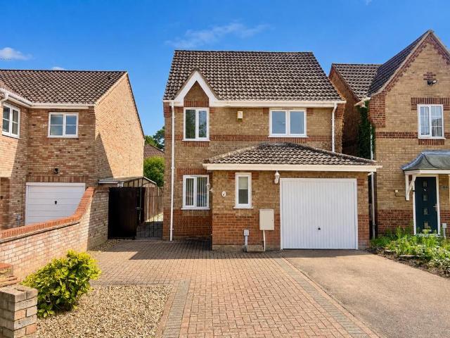 Petunia Way, Brandon IP27 3 bed detached house to rent £1,385 pcm £320 pw