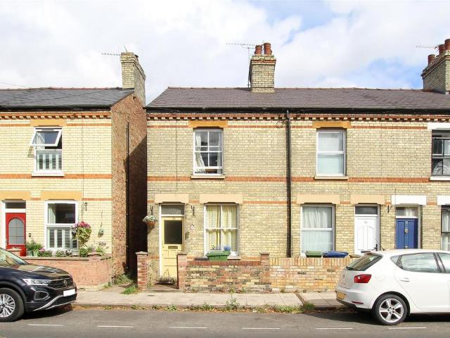 Petworth Street, Cambridge CB1 2 bed end of terrace house to rent £1,575 pcm £363 pw