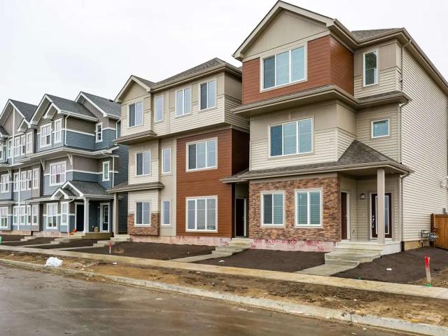 Pet Friendly 3 Bed 2½ Bath in Desrochers