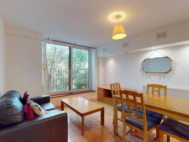 Pet Friendly 1 Bed Flat in Elephant and Castle