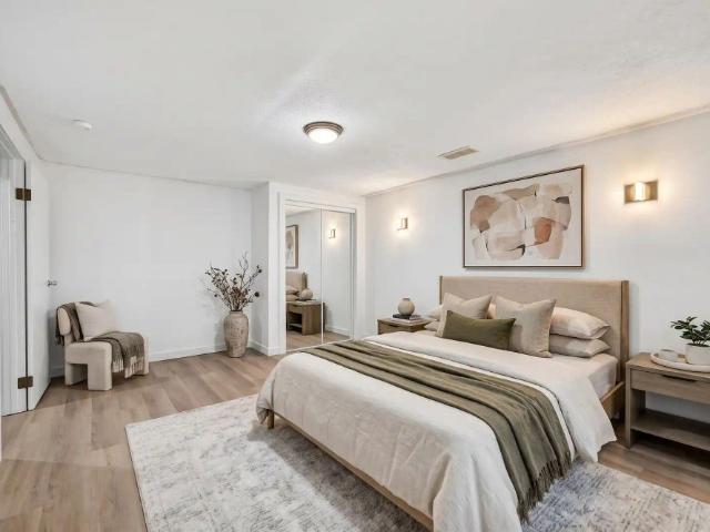 PET FRIENDLY! 4 Bedroom Townhouse — 4 Bedrooms Townhouse